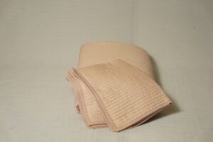 bed covets-onion pink